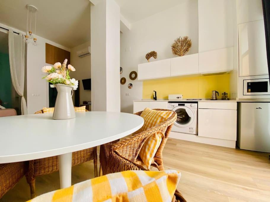 Appartement Beautiful And Charming Loft In Russafa Soho à Valence Extérieur photo